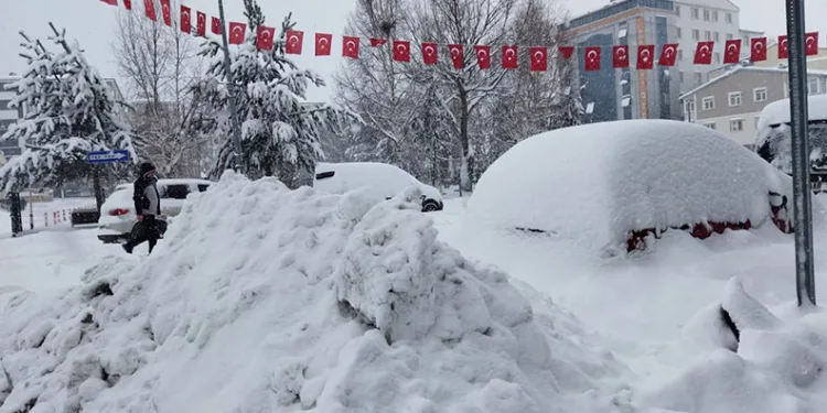 Ardahan’da 132 köy yolu ulaşıma kapandı