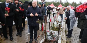 Mustafa Bozbey’den deprem bölgesine ziyaret