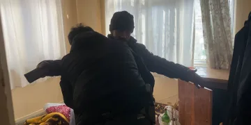 Balkondan tırmanıp girdiği evde 2 gün yaşadı