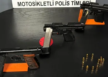 Bursa’da aranan şahıslara operasyon: Suç aletleriyle yakalandılar