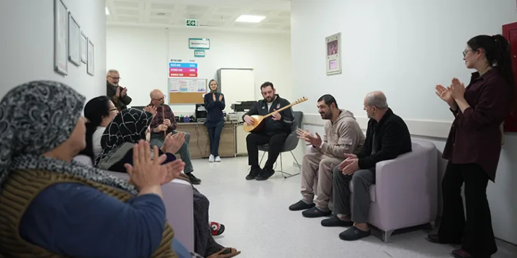Yenişehir’de müziğin iyileştirici gücü: Hastalara moral konseri
