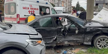 Edirne’de otomobillerin çarpıştığı kaza kamerada