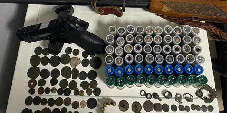 Bursa’da tarihi eser ve ruhsatsız silah operasyonu