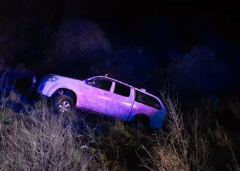 Bursa’da kontrolden çıkan kamyonet şarampole yuvarlandı