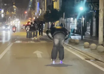 Bursa’da patenli gençlerin tehlikeli yolculuğu