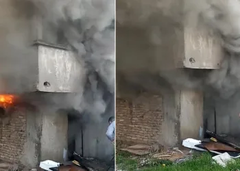 Bursa’da metruk bina alev alev yandı