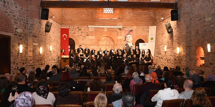 Osmangazi’de 14 Şubat ezgileri yükseldi
