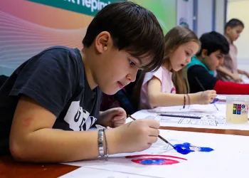 Çocuklar bir günlüğüne ressam oldu