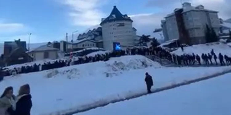 Uludağ’daki teleferik kuyruğu şaşırttı