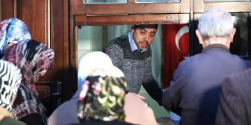 Osmangazi Belediyesi’nden vatandaşlara çorba ve ekmek ikramı