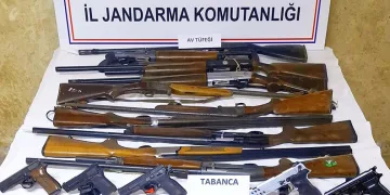 Antalya’da ruhsatsız silah operasyonu: 15 silah ele geçirildi