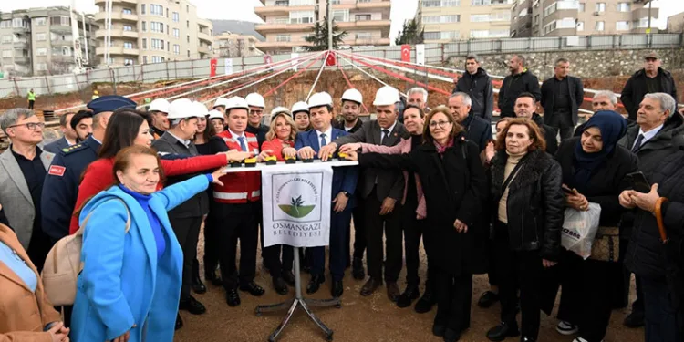 Erkan Aydın’dan Osmangazi’ye çifte hizmet