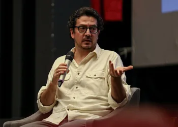 Ünlü yönetmen Karaçelik’in yeni filmi Bursalılarla buluştu