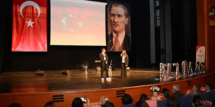 Bursa’da Gençlerin Girişimcilik Heyecanı Başladı