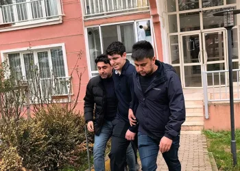 Bursa’da öfkeli genç ablasını bıçakla rehin aldı