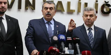 “Özgür Özel kadar midesi geniş değilim”