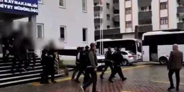 Mersin’de fuhuş operasyonu: 13 tutuklama