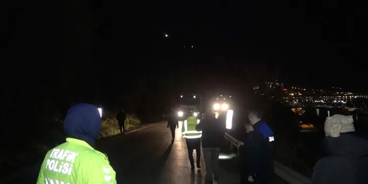 Bursa’da heyelan: Mudanya-Kurşunlu yolu trafiğe kapandı