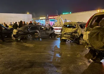Sakarya’da zincirleme kaza: 13 yaralı