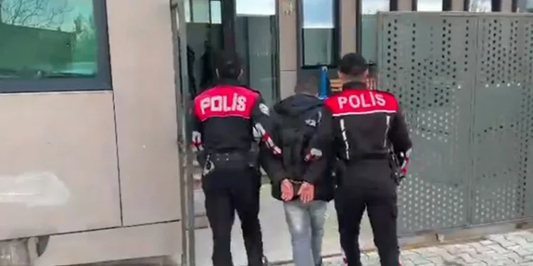 İzmir’de 17 yıl hapisle aranan firariyi ‘Yunuslar’ yakaladı