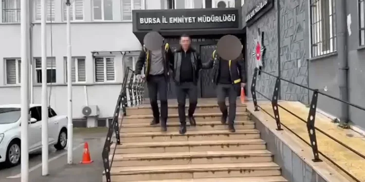 TUNA ORTAYLI’DAN BABASI İLBER ORTAYLI’YA HÜZÜN DOLU VEDA İLBER ORTAYLI’NIN AVUKAT ARKADAŞI TAYFUN AKCA TOPUZ FENALAŞINCA HASTANEYE KALDIRILDI