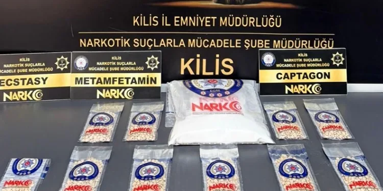Kilis’te mezarlıkta uyuşturucu hap ve metamfetamin ele geçirildi