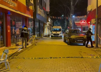 Bursa’da husumetlisinin önünü kesip kurşun yağdırdı