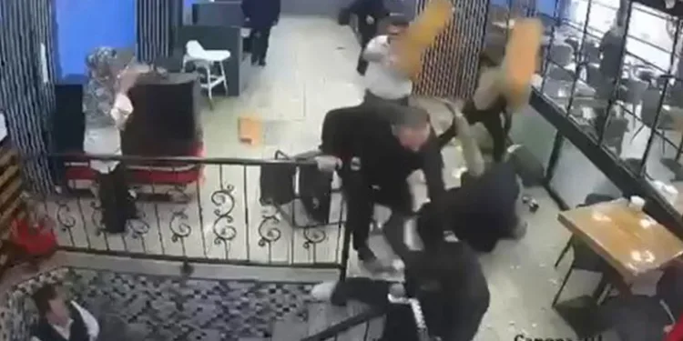 Bursa’da kafede tartışma kavgaya dönüştü: 100 bin liralık hasar