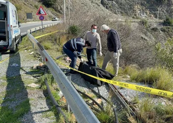 Antalya’da karayolu kenarında kadın cesedi bulundu