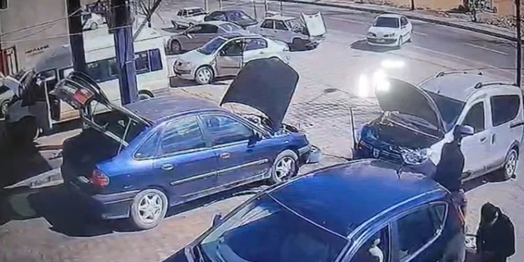 El frenini çekmeyi unuttu, araç anayola çıktı