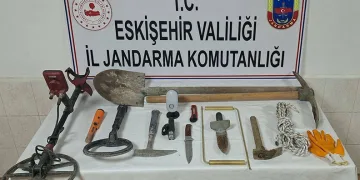 Kaçak kazı yapan 3 şüpheli suçüstü yakalandı
