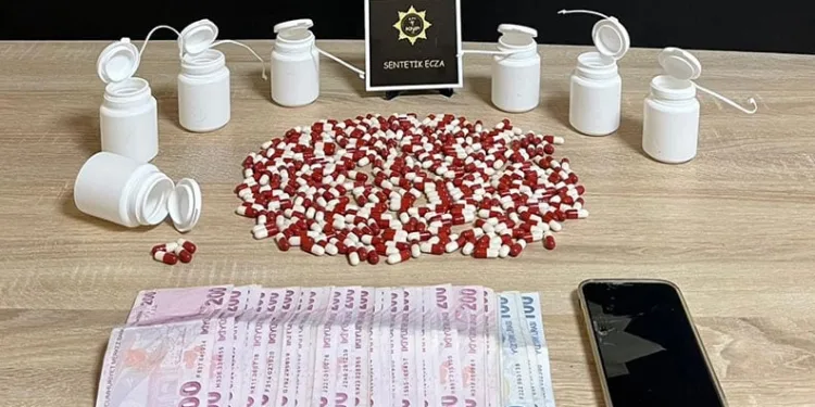 Lüleburgaz’da 335 adet sentetik ecza ele geçirildi: 1 tutuklama