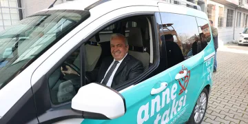 Şadi Özdemir “Anne Taksi”nin direksiyonuna geçti