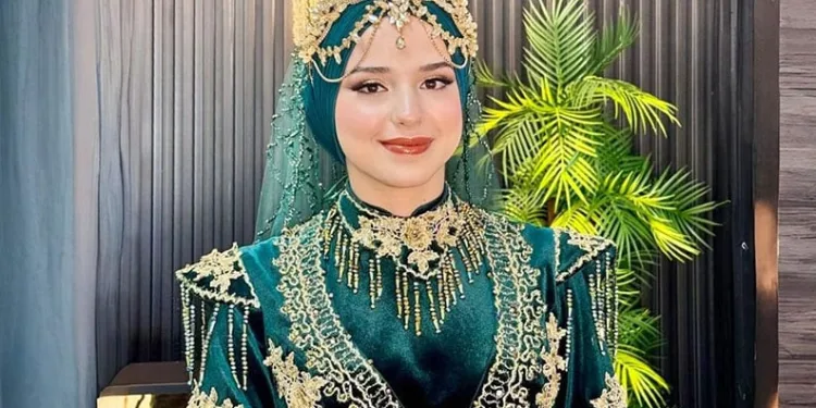 Karın ağrısı şikayetiyle gittiği hastanede hayatını kaybetti