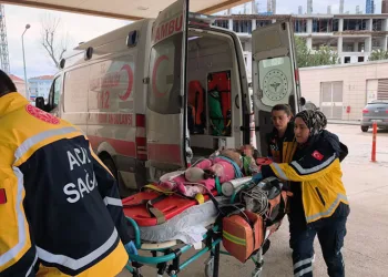 Bursa’da hafif ticari aracın çarptığı çocuk ağır yaralandı