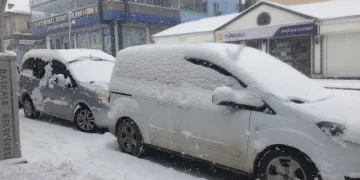 Başkale’de kar yağışı
