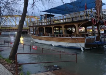 Barajlardan bırakılan su Manavgat Irmağı’ndaki su seviyesini yükseltti