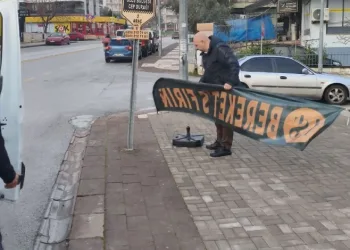 Denizli’de zabıta ekipleri yol ve kaldırım işgallerine geçit vermiyor