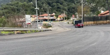 Büyükşehir, İçmeler Asparan Turunç yol ayrımını yeniledi