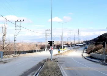Büyükşehir Belediyesi, trafik sorununu kökten kazıyor