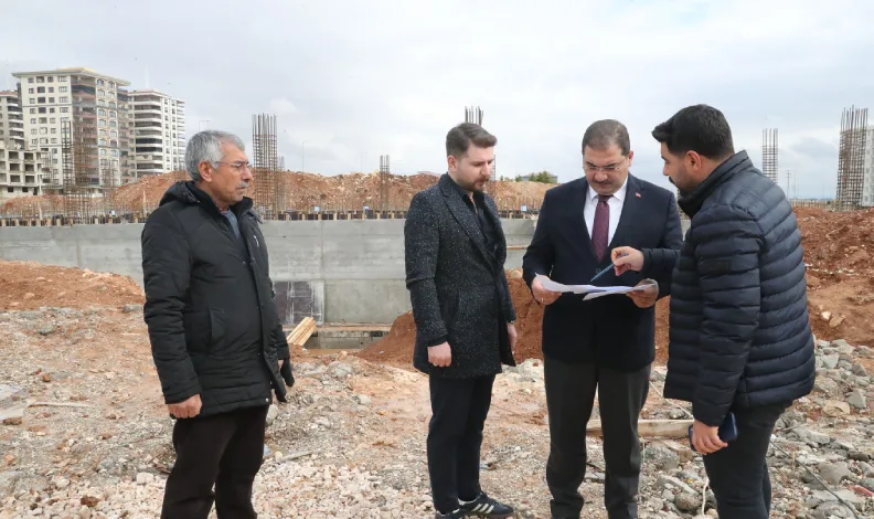 Haliliye’de yarı olimpik yüzme havuzunda yapım çalışmaları sürüyor