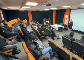 Yüksekova’da 98 yetiştiriciye “sürü yönetimi” eğitimi verildi