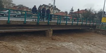 Konya’da yağış sonrası sel dereleri taşırdı