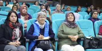 Finikeli kadınlara ‘Çevre Dostu Çiftçi Kart’ tanıtıldı