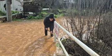 Bodrum’da sağanak yağış etkili oldu, iş yerlerini su bastı