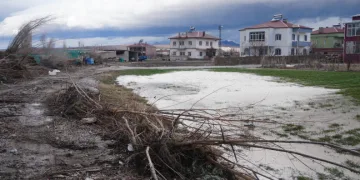Niğde’nin Çiftlik ilçesinde yağışın ardından taşkınlar yaşandı