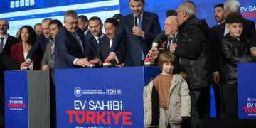 Kocaeli’de 10 bin 340 sosyal konutun kura çekimi Bakan Kurum’un katılımıyla yapıldı