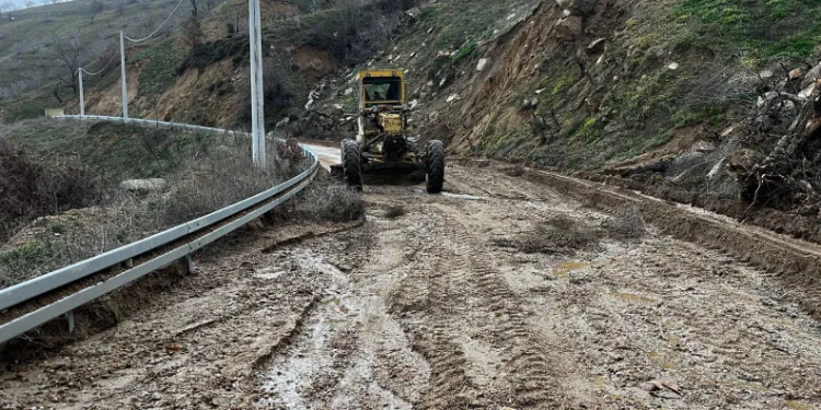 Aydın Büyükşehir Belediyesi ekipleri zamanla yarışıyor