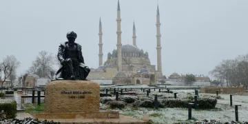 Edirne’de kar yağışı yeniden başladı