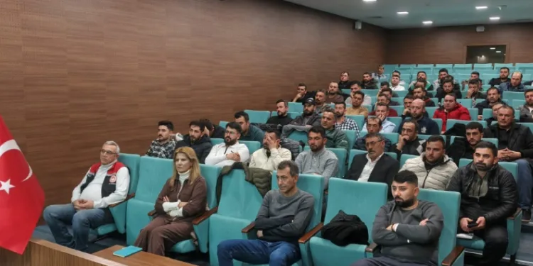 Başkan Çolakbayrakdar: “Yeşil şehir vizyonunu bilgiyle büyütüyoruz”